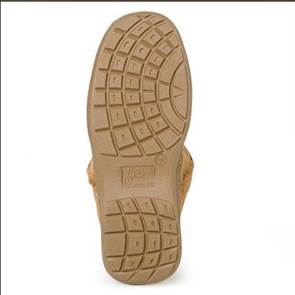 Lamo Womens Size 6 Rugged Sole boot. - Picture 4 of 5